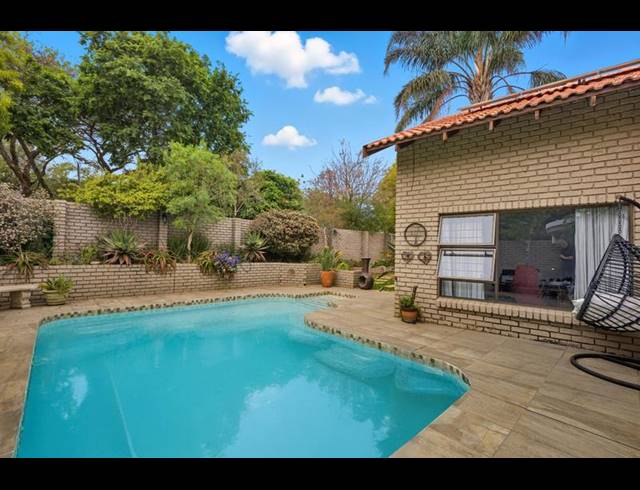 5 BEDROOM HOUSE FOR SALE IN FOURWAYS GARDENS